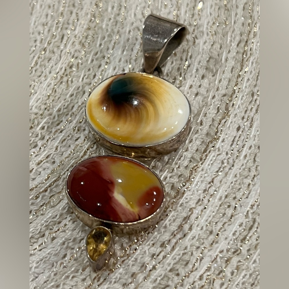 She’ll, Stone and Amber Pendant - Picture 3 of 4
